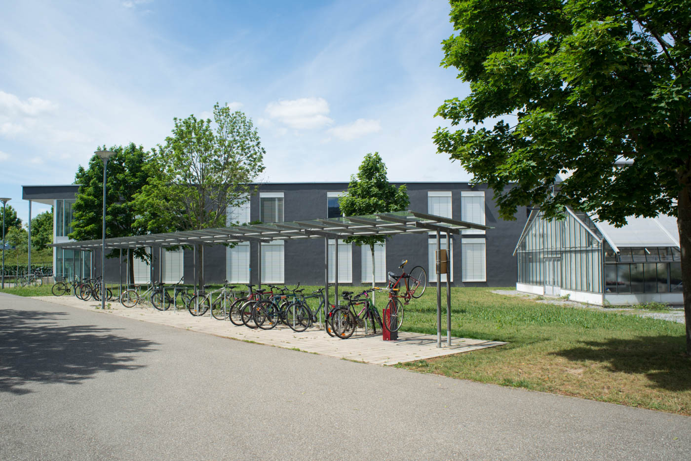 Fahrradabstellplätze mit Reperaturständer