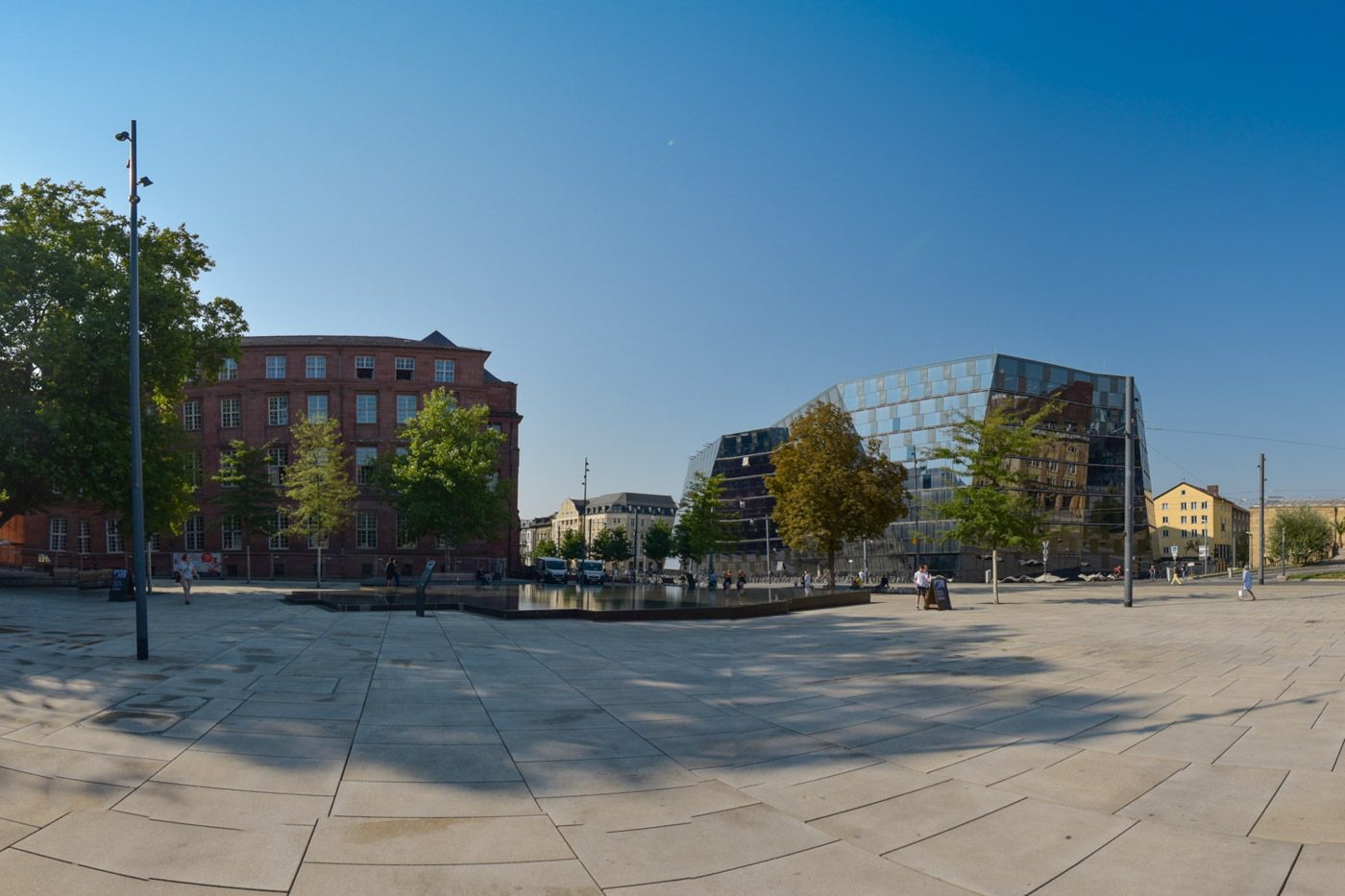 Platz der Alten Synagoge mit UB