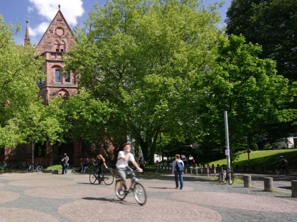 Das Kollegiengebäude IV der Universität Freiburg.