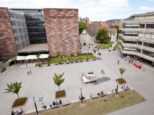 Blick auf den Platz der weißen Rose