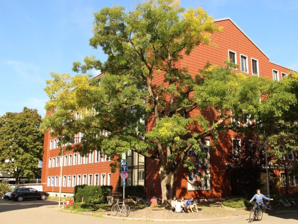 Außenansicht des mathematischen Instituts der Universität Freiburg